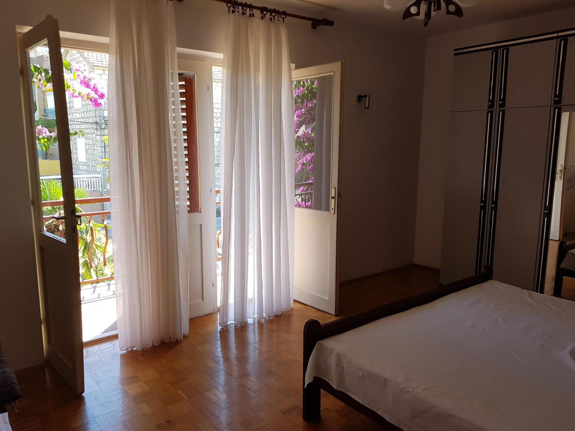Mravak Apartments Трогир Экстерьер фото
