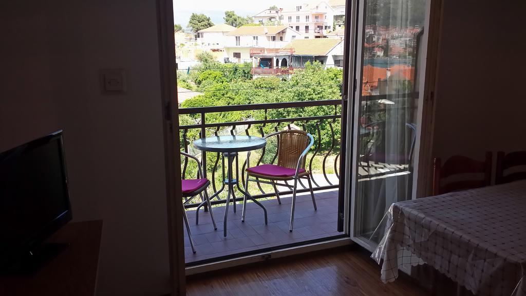 Mravak Apartments Трогир Экстерьер фото