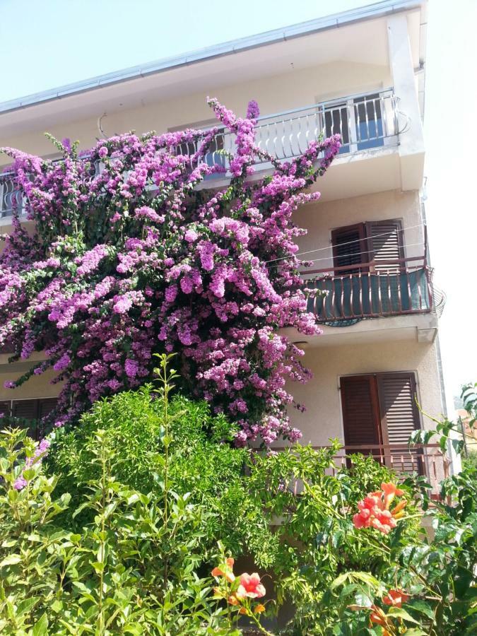 Mravak Apartments Трогир Экстерьер фото