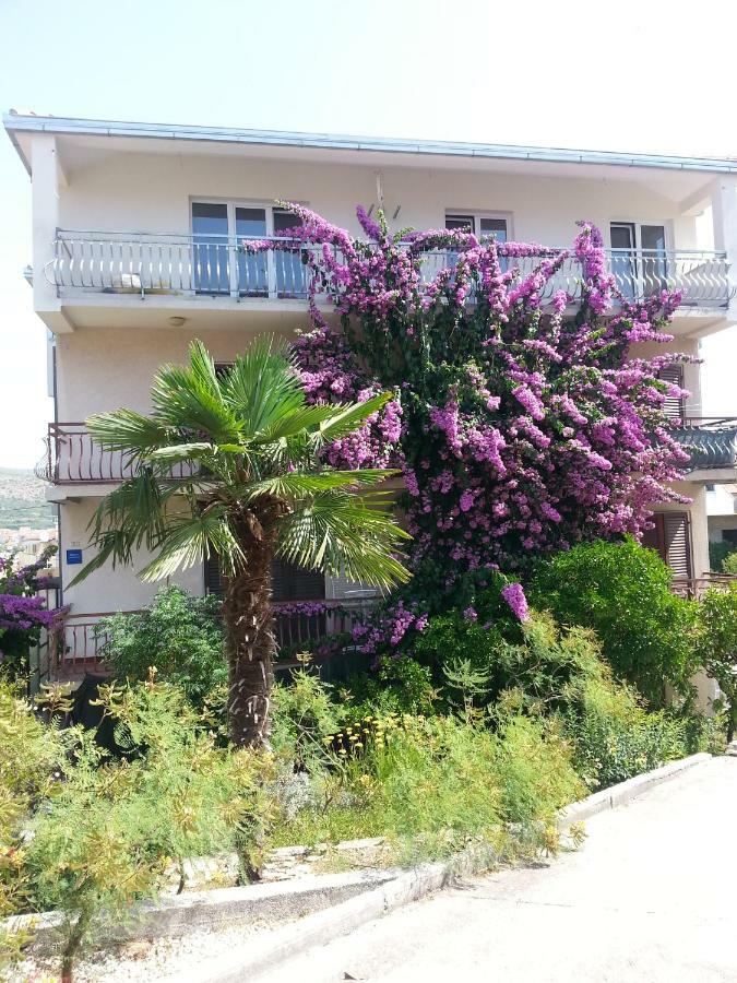 Mravak Apartments Трогир Экстерьер фото