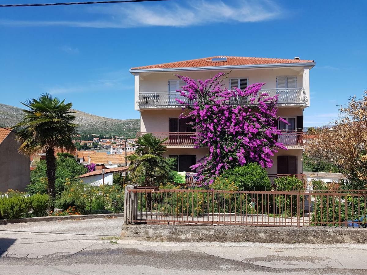 Mravak Apartments Трогир Экстерьер фото